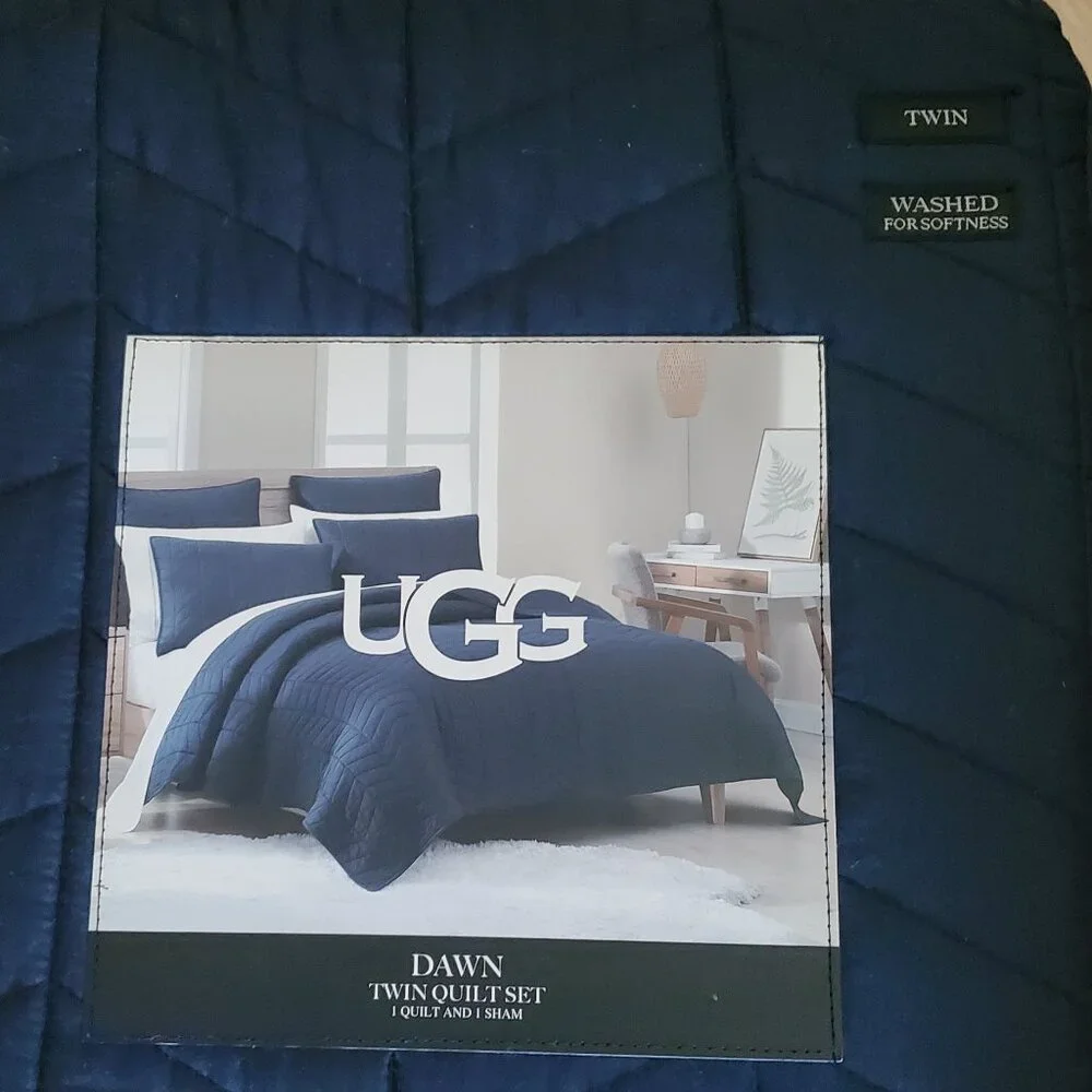 UGG Dawn Twin Quilt Set 1 Quilt & 1 Sham 100% Cotton Navy